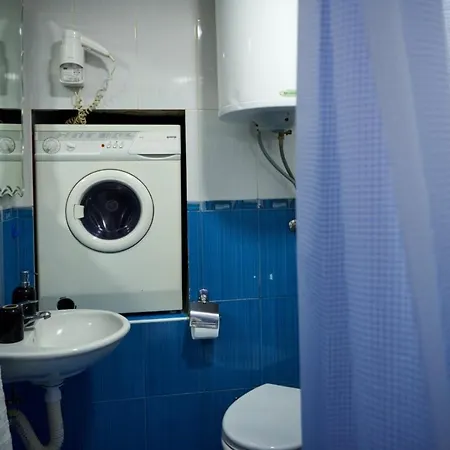 Azra Apartman *